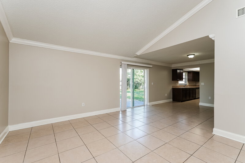 1,760/Mo, 5618 El Dorado Ave Lakeland, FL 33809 Dining Room View 3