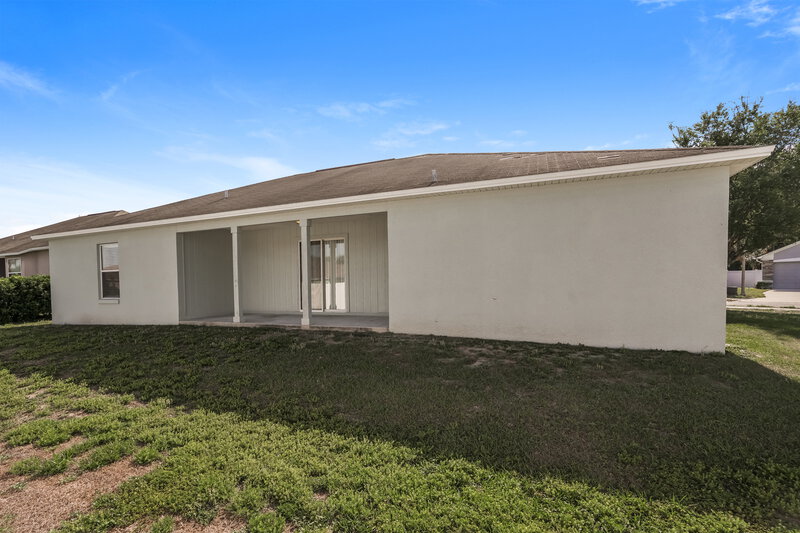 2,140/Mo, 5075 Ashwood Dr Lakeland, FL 33811 Rear View