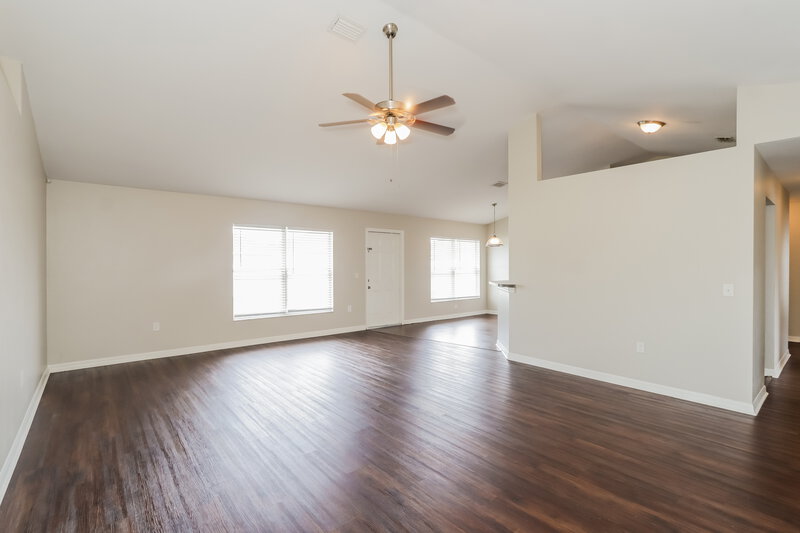 1,950/Mo, 3120 Fort Socrum Village Blvd Lakeland, FL 33810 Living Room View