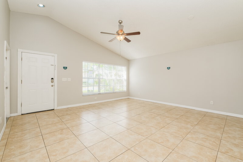 2,035/Mo, 1402 Dew Bloom Rd Valrico, FL 33594 Living Room View