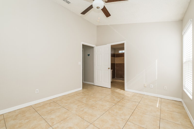 2,035/Mo, 1402 Dew Bloom Rd Valrico, FL 33594 Main Bedroom View 2