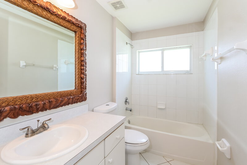 2,525/Mo, 13444 White Elk Loop Tampa, FL 33626 Bathroom View 2