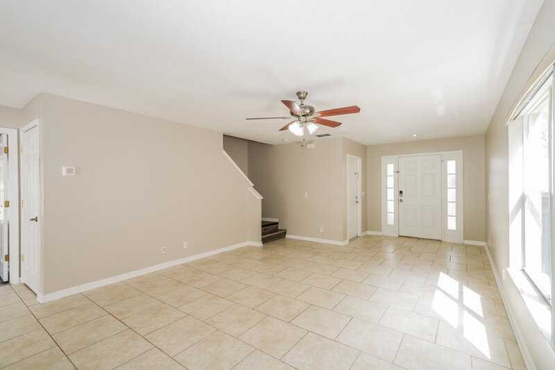 2,155/Mo, 5865 Wrenwater Dr Lithia, FL 33547 Living Room View 2