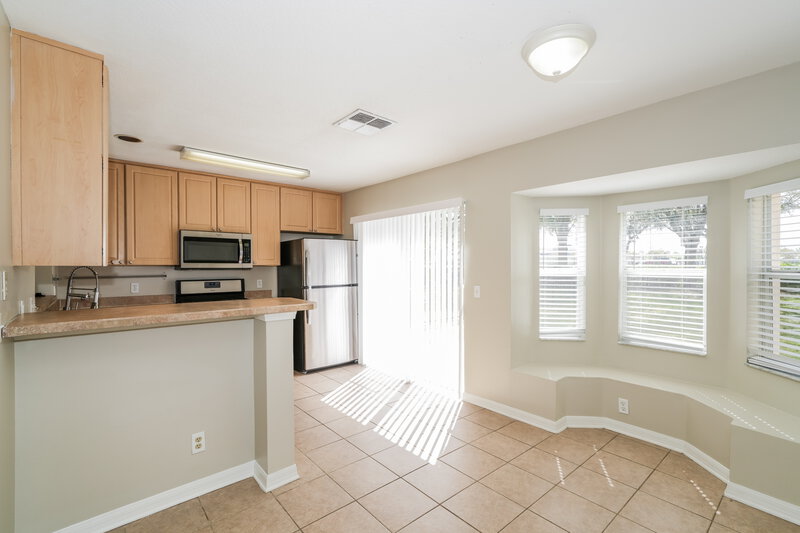 2,155/Mo, 5865 Wrenwater Dr Lithia, FL 33547 Dining Room View 2