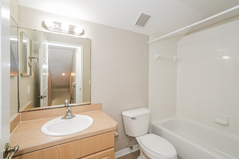 2,155/Mo, 5865 Wrenwater Dr Lithia, FL 33547 Bathroom View
