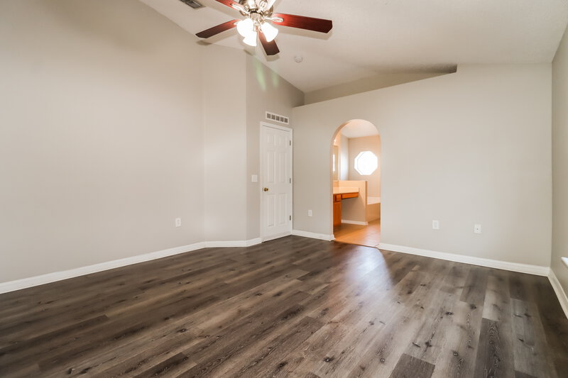 2,240/Mo, 10408 Fly Fishing St Riverview, FL 33569 Main Bedroom View