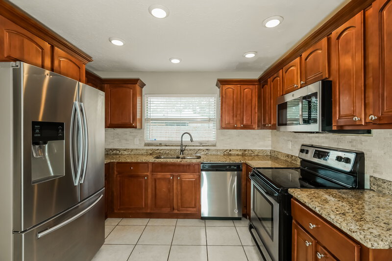 2,050/Mo, 3222 Las Brisas Dr Riverview, FL 33578 Kitchen View