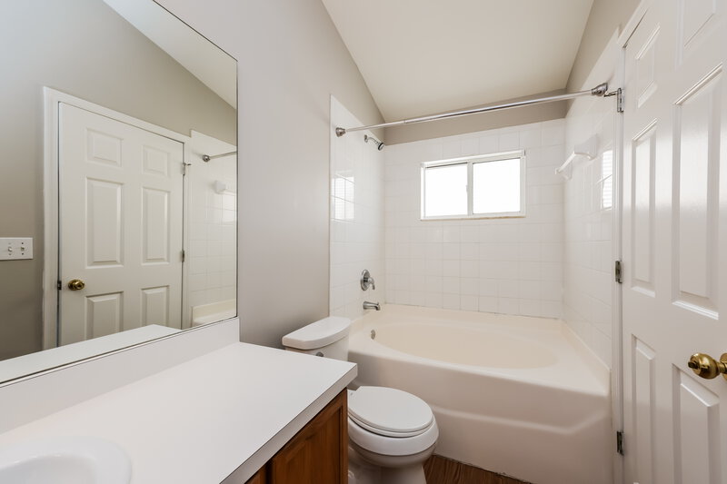 2,980/Mo, 12926 Fieldmoor Ct Riverview, FL 33579 Main Bathroom View 2