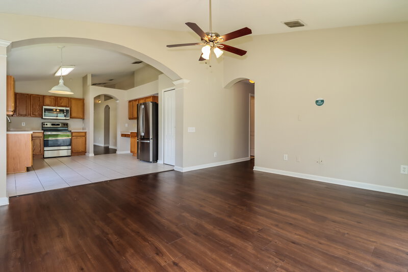 2,140/Mo, 11510 Misty Isle Ln Riverview, FL 33579 Family Room View 2
