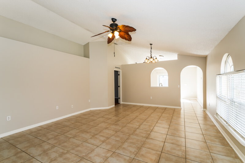 1,975/Mo, 13707 Gentle Woods Ave Riverview, FL 33569 Living Room View