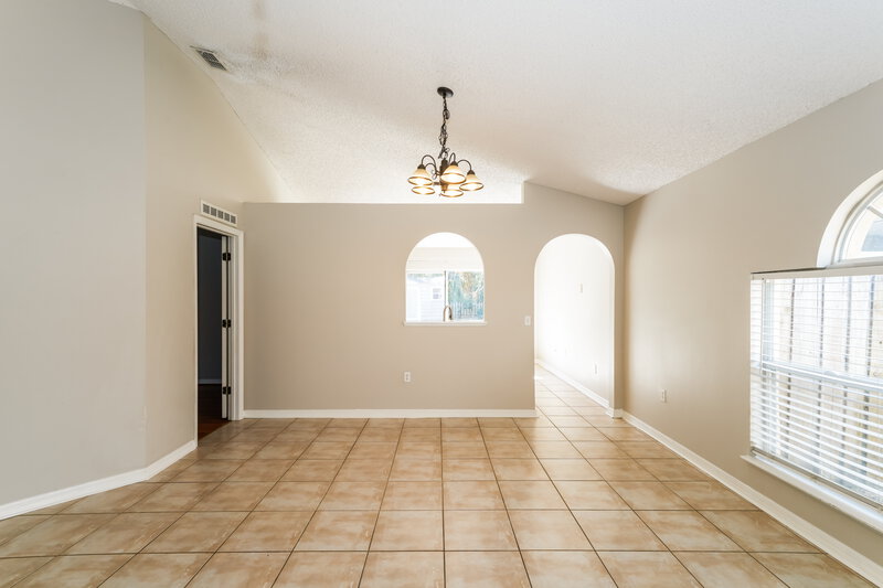 1,975/Mo, 13707 Gentle Woods Ave Riverview, FL 33569 Dining Room View