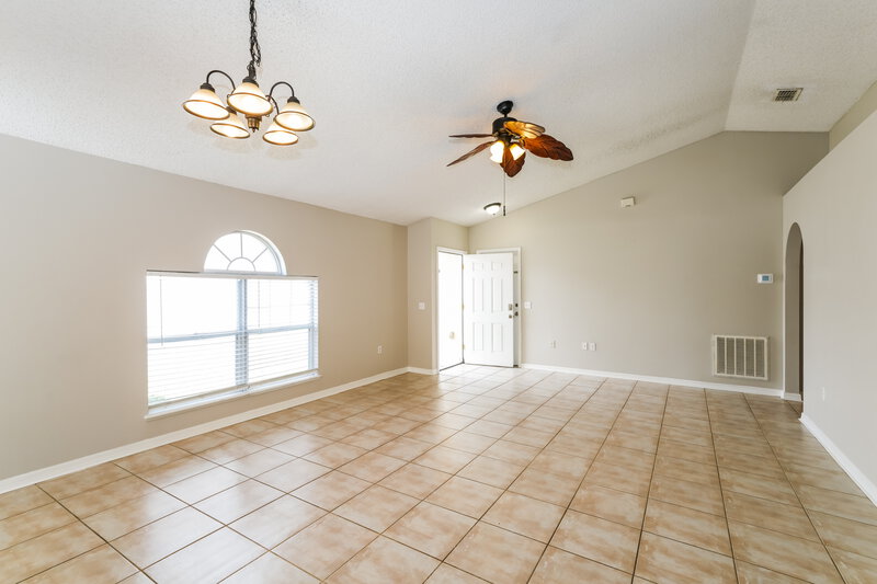 1,975/Mo, 13707 Gentle Woods Ave Riverview, FL 33569 Dining Room View 2