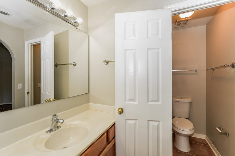 1,975/Mo, 13707 Gentle Woods Ave Riverview, FL 33569 Main Bathroom View