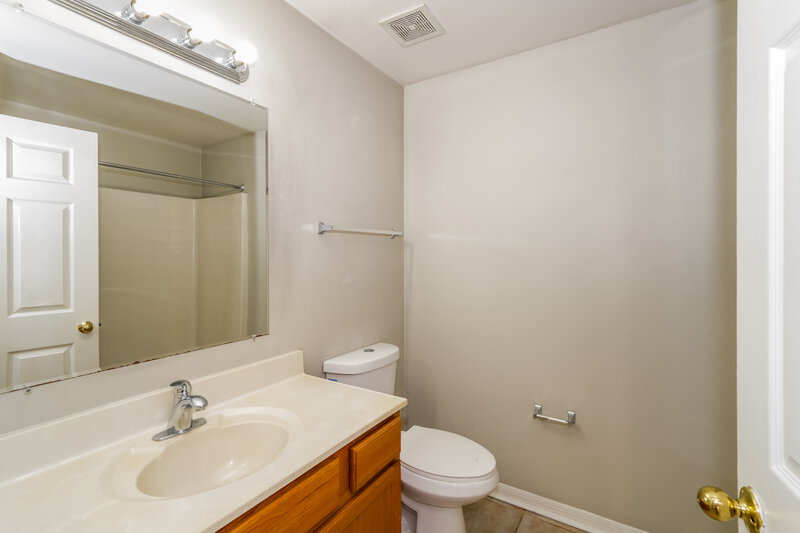 1,975/Mo, 13707 Gentle Woods Ave Riverview, FL 33569 Bathroom View