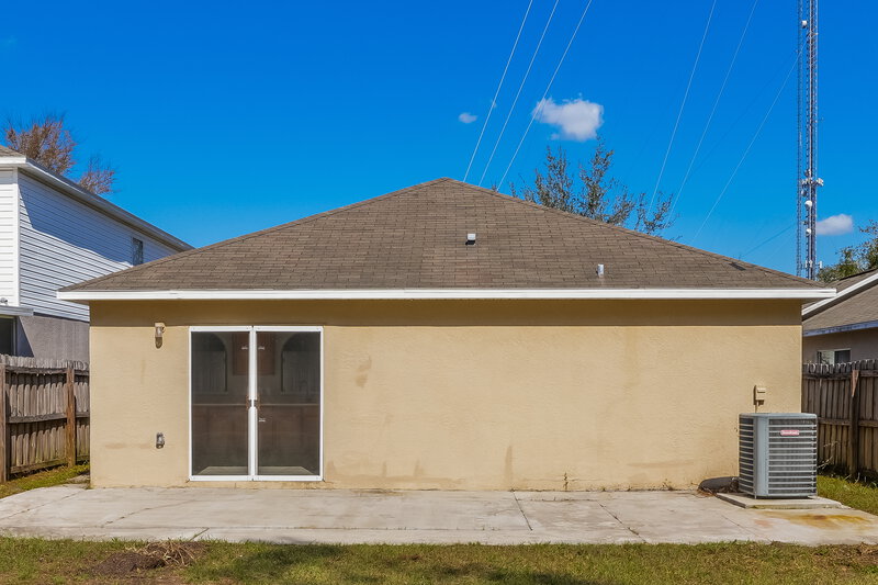 1,975/Mo, 13707 Gentle Woods Ave Riverview, FL 33569 Rear View