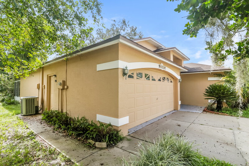 2,040/Mo, 24272 Twin Lake Dr Land O' Lakes, FL 34639 Front View