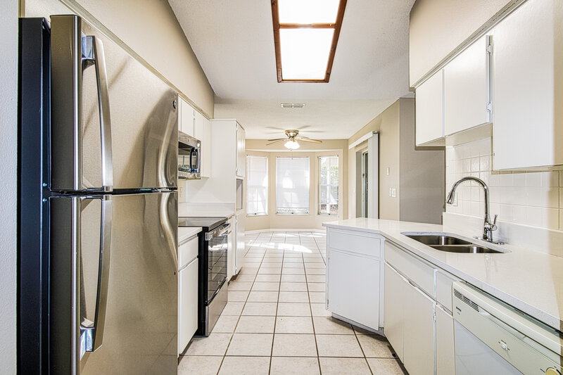 1,840/Mo, 2461 Statler Ave Spring Hill, FL 34609 Kitchen View 2