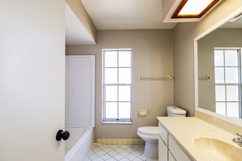 1,840/Mo, 2461 Statler Ave Spring Hill, FL 34609 Bathroom View