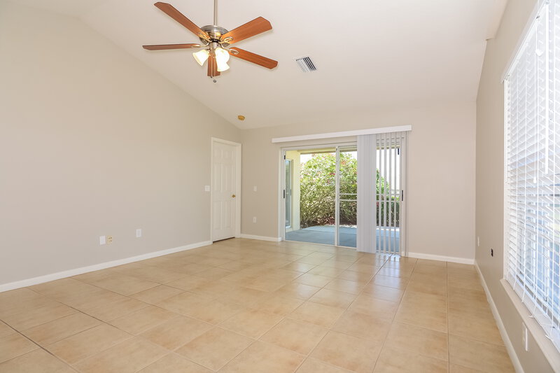 2,230/Mo, 6022 Gentle Ben Cir Wesley Chapel, FL 33544 Living Room View 2