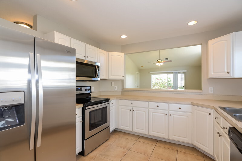 2,230/Mo, 6022 Gentle Ben Cir Wesley Chapel, FL 33544 Kitchen View