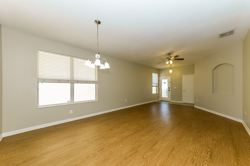 1,955/Mo, 1031 Windton Oak Dr Ruskin, FL 33570 Living Room View