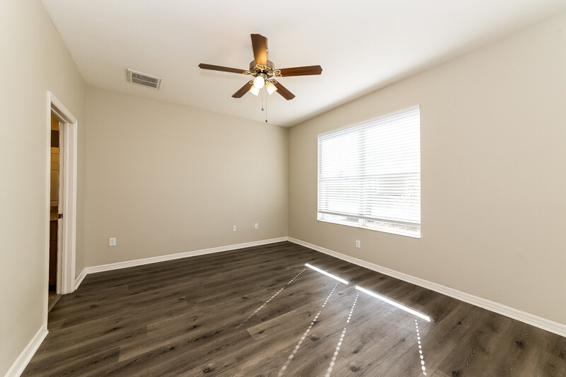 1,955/Mo, 1031 Windton Oak Dr Ruskin, FL 33570 Main Bedroom View 2