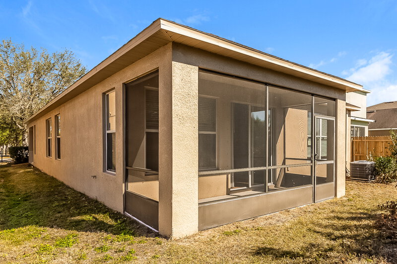 1,955/Mo, 1031 Windton Oak Dr Ruskin, FL 33570 Rear View