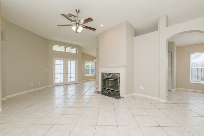 3,870/Mo, 1672 Portsmouth Lake Dr Brandon, FL 33511 Living Room View