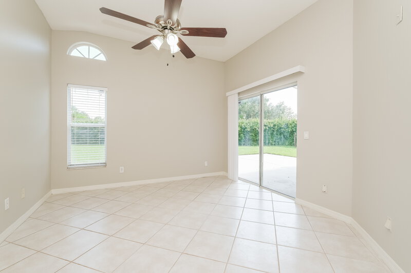 3,870/Mo, 1672 Portsmouth Lake Dr Brandon, FL 33511 Main Bedroom View