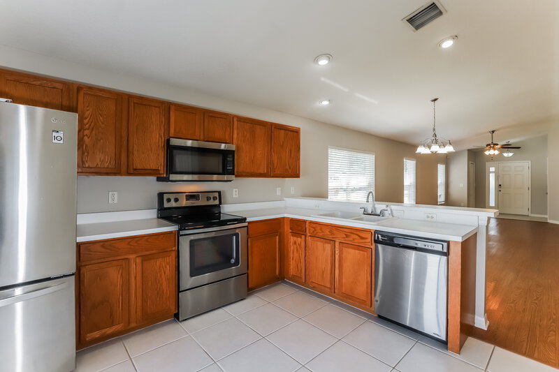 1,835/Mo, 12445 White Bluff Rd Hudson, FL 34669 Kitchen View 2