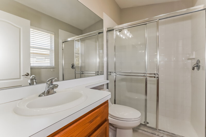 1,835/Mo, 12445 White Bluff Rd Hudson, FL 34669 Main Bathroom View