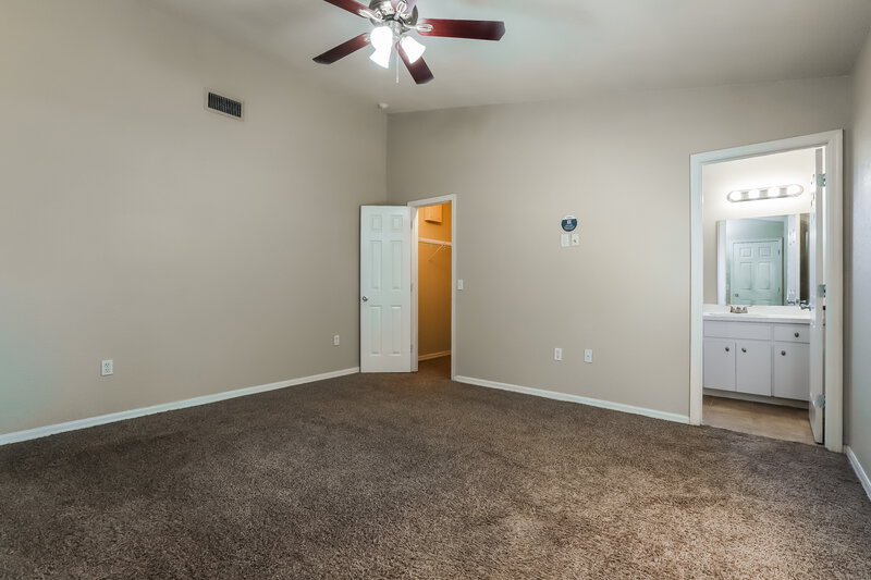 1,870/Mo, 5865 Daughtery Downs Loop Lakeland, FL 33809 Main Bedroom View 2