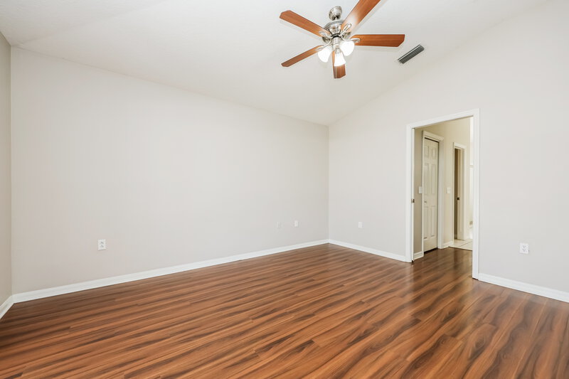 2,400/Mo, 1634 Audubon Trl Lutz, FL 33549 Main Bedroom View