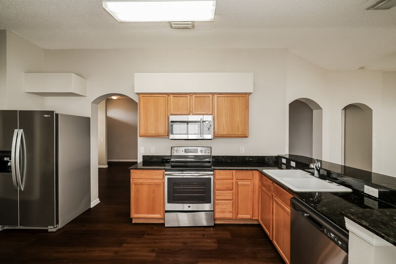 2,165/Mo, 12845 Longcrest Dr Riverview, FL 33579 Kitchen View
