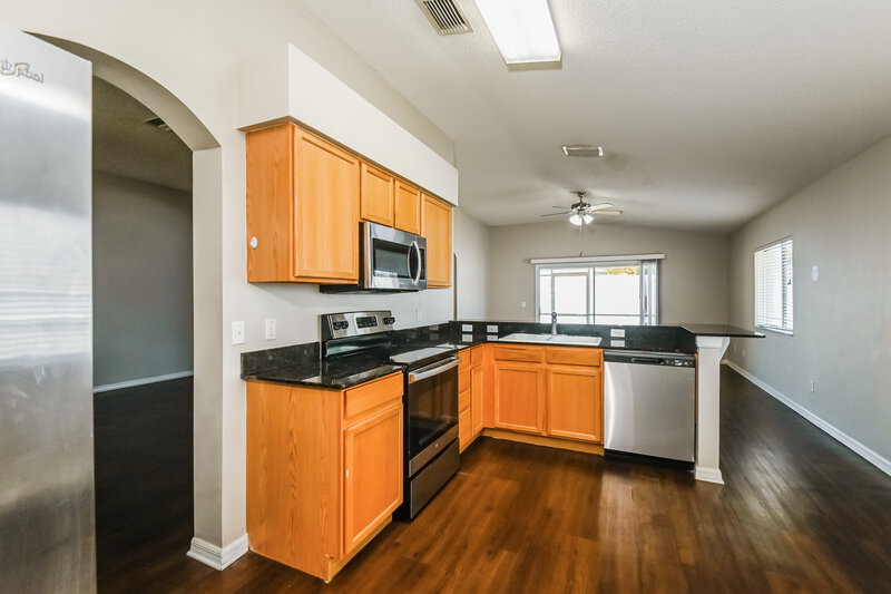 2,155/Mo, 12845 Longcrest Dr Riverview, FL 33579 Kitchen View 2