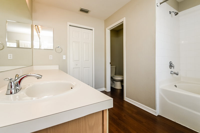 2,155/Mo, 12845 Longcrest Dr Riverview, FL 33579 Main Bathroom View