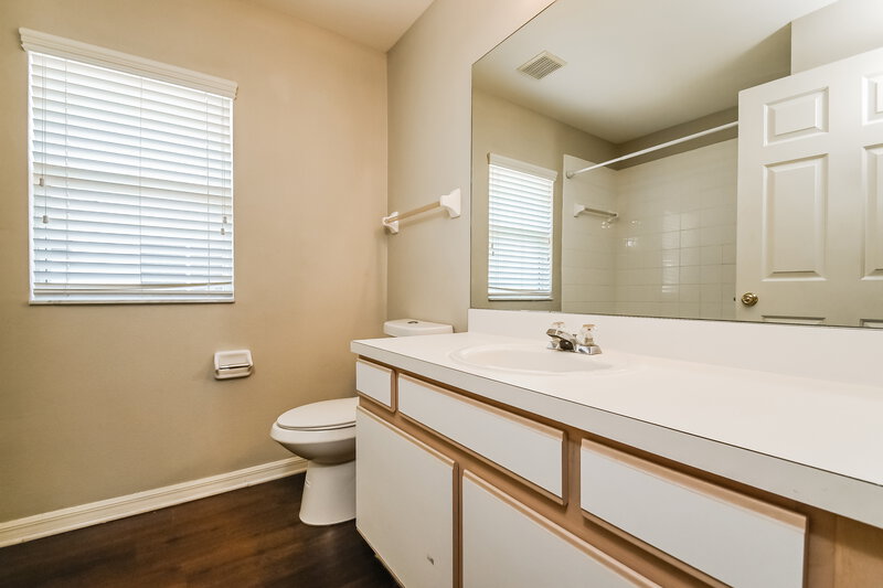 2,155/Mo, 12845 Longcrest Dr Riverview, FL 33579 Bathroom View
