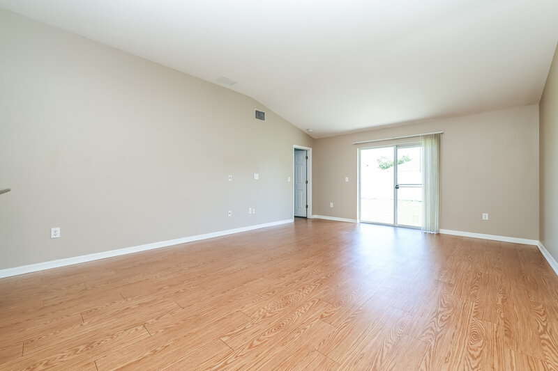 2,045/Mo, 12008 Butler Woods Cir Riverview, FL 33579 Living Room View