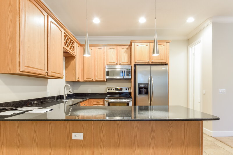 0/Mo, 211 S Westland Ave Unit 1 Tampa, FL 33606 Kitchen View