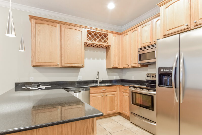 0/Mo, 211 S Westland Ave Unit 1 Tampa, FL 33606 Kitchen View 3