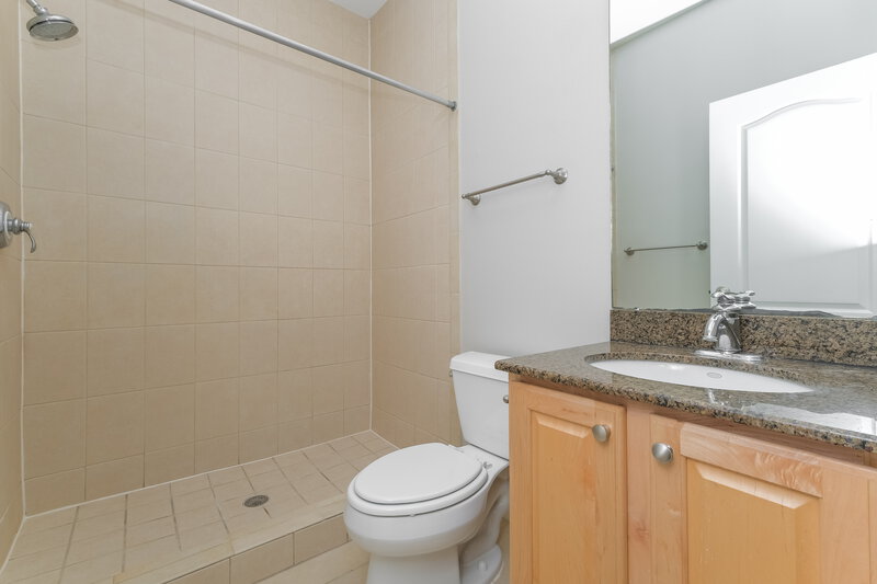 0/Mo, 211 S Westland Ave Unit 1 Tampa, FL 33606 Bathroom View 2