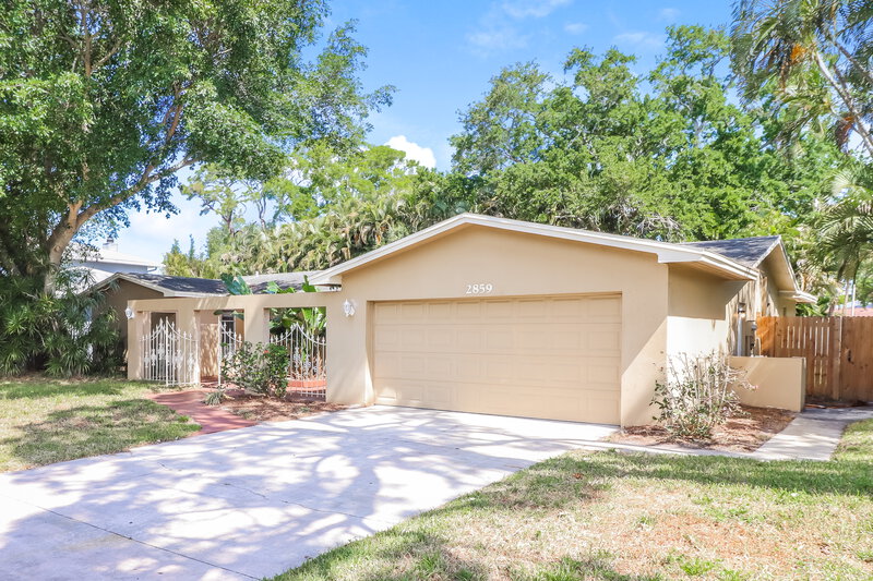 3,005/Mo, 2859 60th Ave S Saint Petersburg, FL 33712 Front View