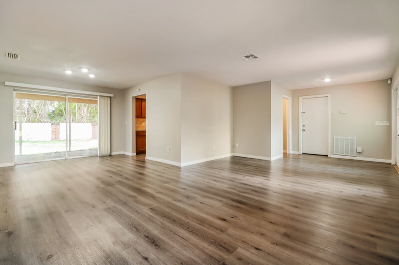 3,005/Mo, 2859 60th Ave S Saint Petersburg, FL 33712 Dining Room View