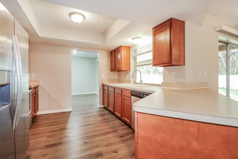 3,005/Mo, 2859 60th Ave S Saint Petersburg, FL 33712 Kitchen View