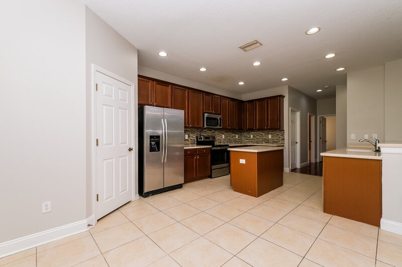 2,785/Mo, 11123 Oyster Bay Cir New Port Richey, FL 34654 Kitchen View 2