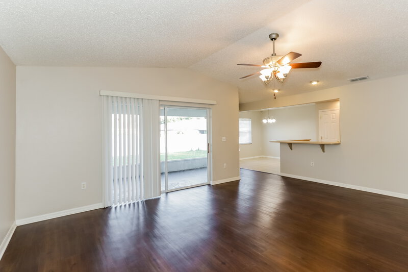 2,115/Mo, 1475 Meadows Pond Dr Bartow, FL 33830 Living Room View 2