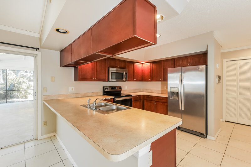 2,570/Mo, 2714 Mock Orange Ct Valrico, FL 33594 Kitchen View 2