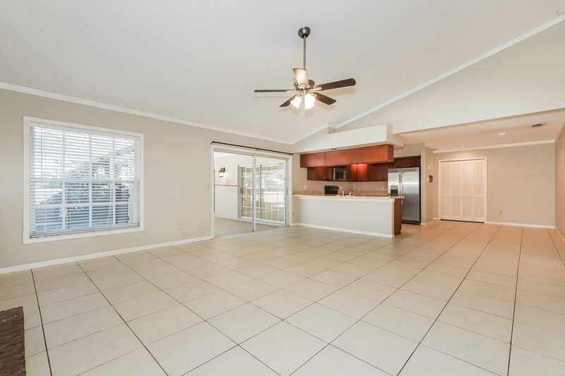 2,570/Mo, 2714 Mock Orange Ct Valrico, FL 33594 Family Room View
