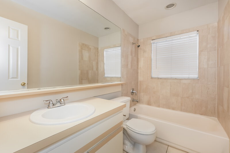 2,570/Mo, 2714 Mock Orange Ct Valrico, FL 33594 Bathroom View