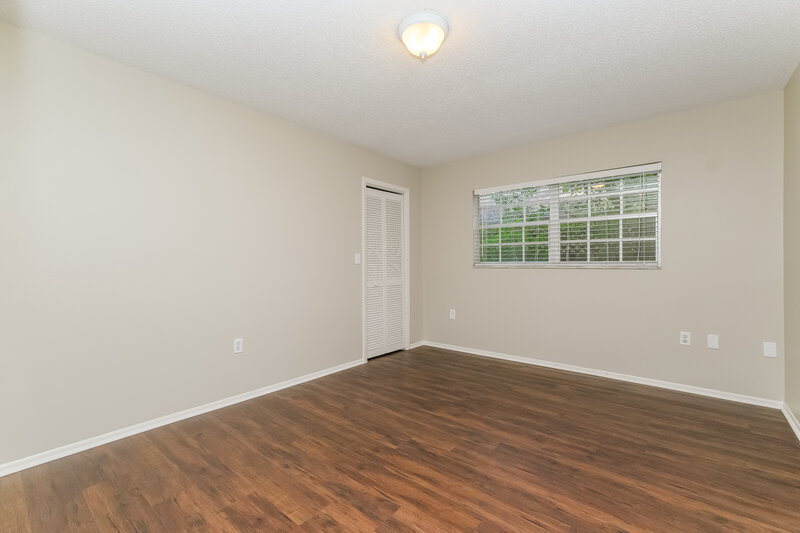 0/Mo, 2431 Grove Ridge Dr Palm Harbor, FL 34683 Bedroom View 2